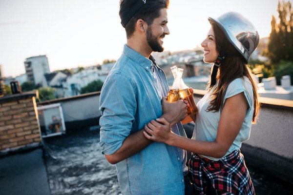Wie optimiert man eine Dachterrasse, um Privatsphäre und Schutz vor Wettereinflüssen zu gewährleisten?